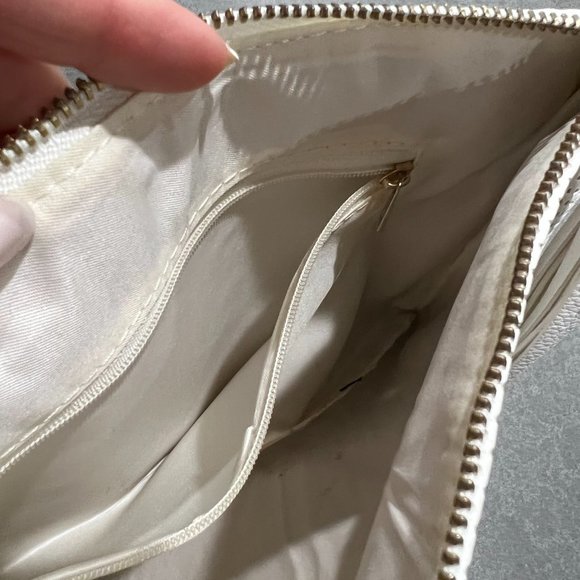 White Crossbody or Clutch bag with detachable chain - Picture 7 of 8